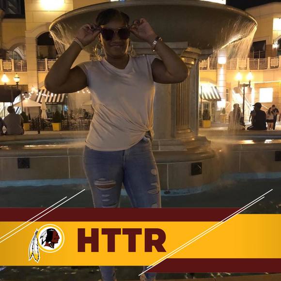 Meet your Posher, Nicole - Picture 1 of 1